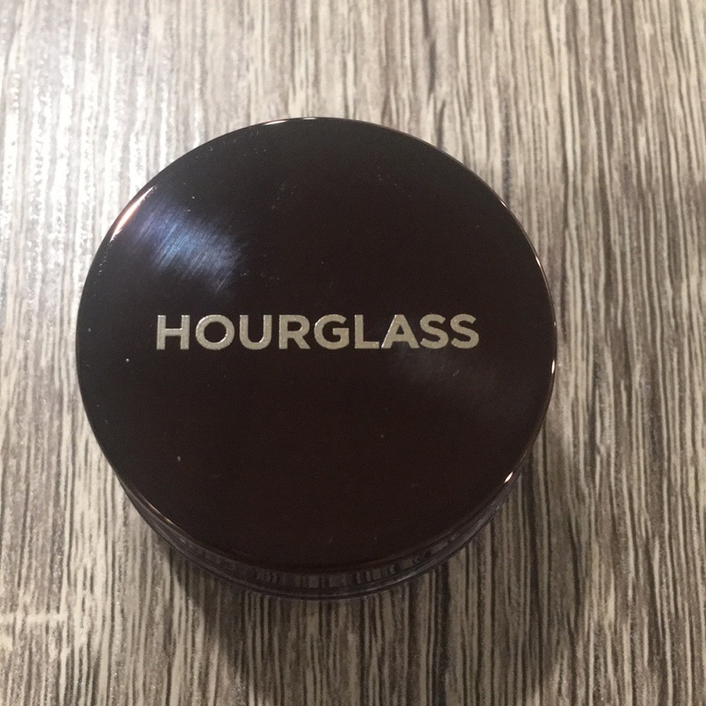 Hourglass Scattered Light eyeshadow in Blaze
